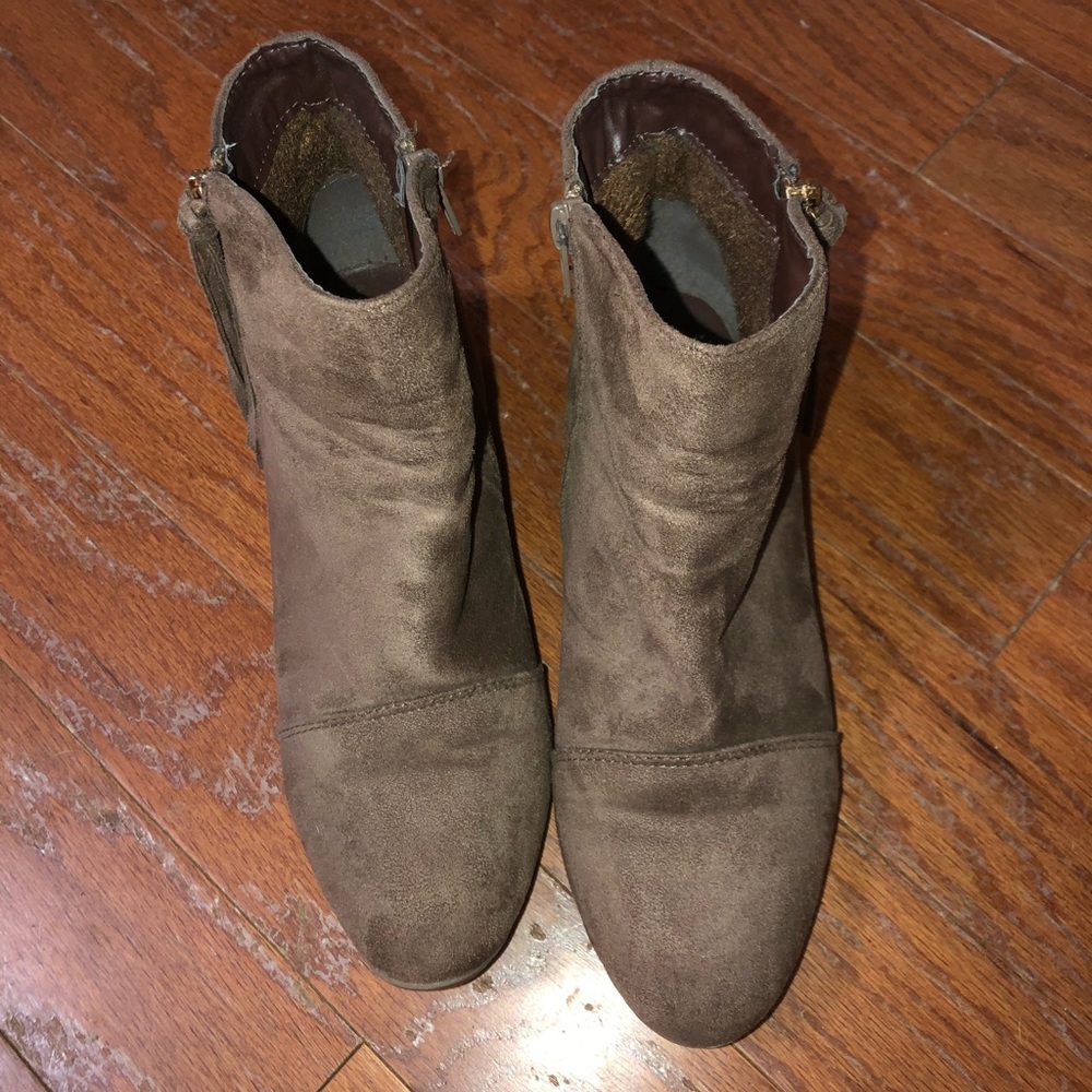 brown boots
